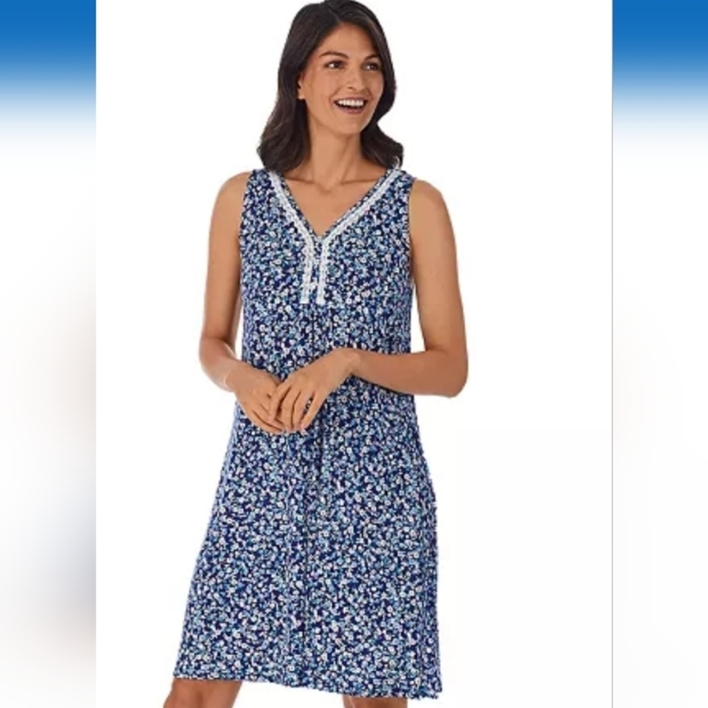 Croft & Barrow Lace-Trim Sleeveless NightgownColor: Navy Ditsy, Size: MEDIUM EUC